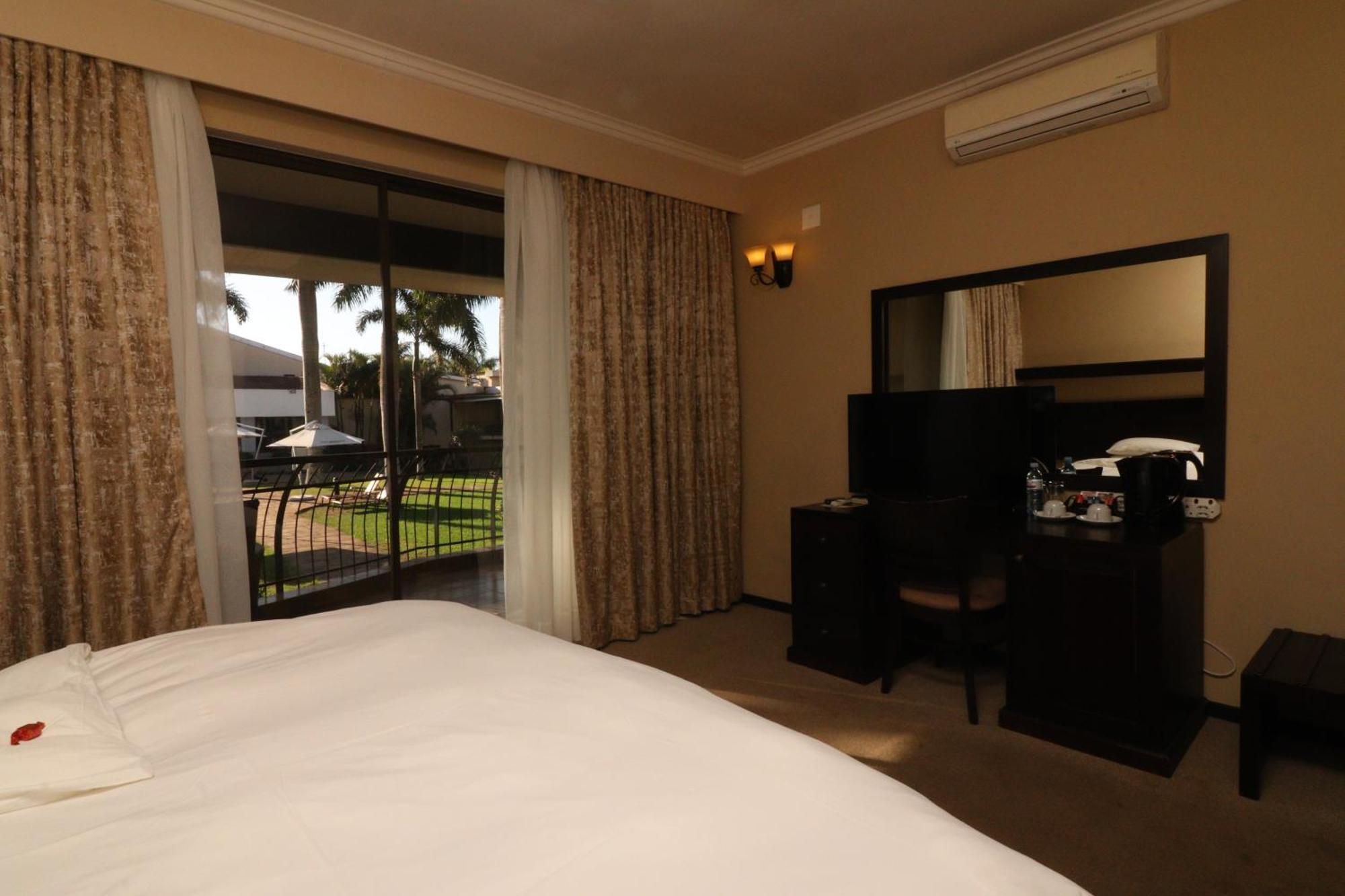 Happy Valley Hotel And Casino Эзулвини Экстерьер фото